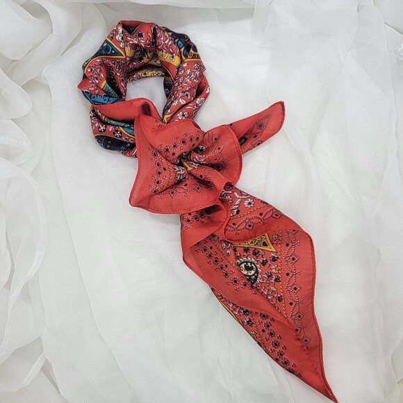 ❤️New Elegant Bandana Square Scarf Silky Satin Red Floral Wrap Stylish luxurious - Picture 5 of 8